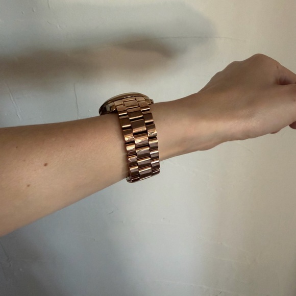 Michael Kors Rose Gold Watch with Teal Dial - Picture 4 of 7